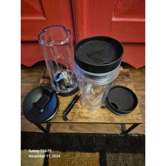 Ninja Kitchen System Pulse 2 Smoothie Cups 3 Lids 1 Blade Cleaning Brush BL207Q - Picture 2 of 2